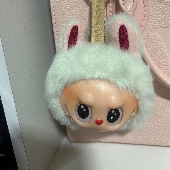 Labubu keychain- green - Picture 1 of 4